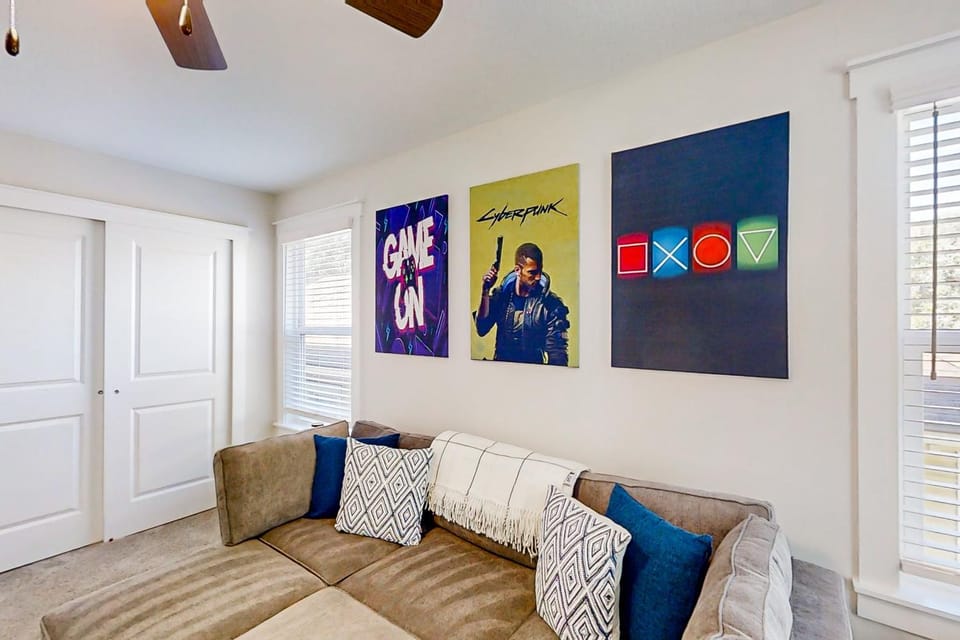 Living room, Decorative detail, Seating area