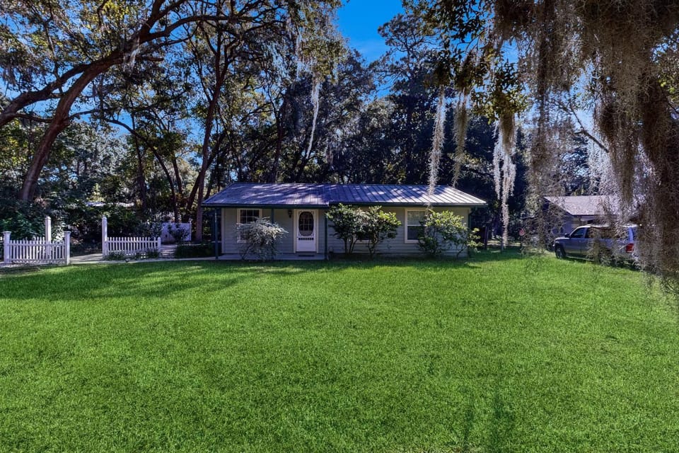 Property building, Day, Natural landscape