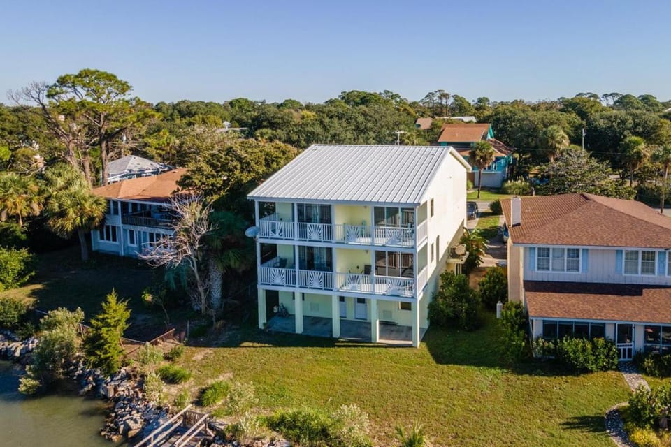Bart's Back River Retreat House in Tybee Island