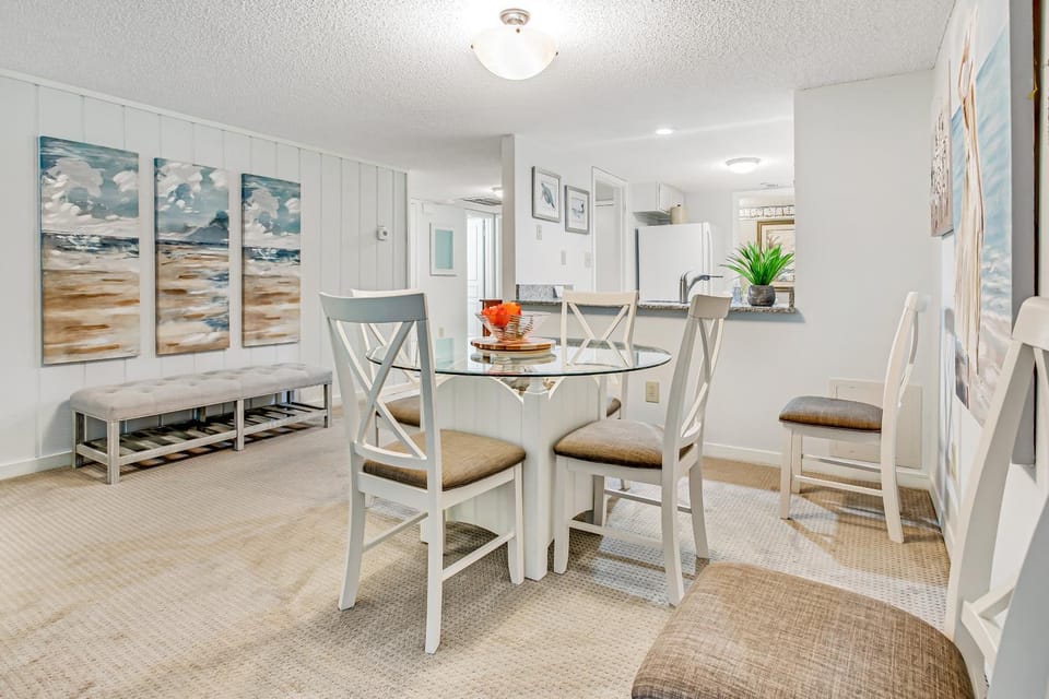 Seating area, Dining area