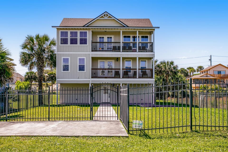 Property building, Spring, Day