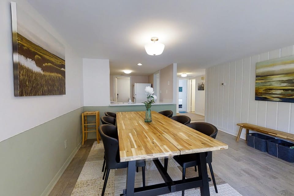 Seating area, Dining area