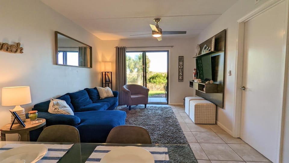 TV and multimedia, Living room, Photo of the whole room, Seating area
