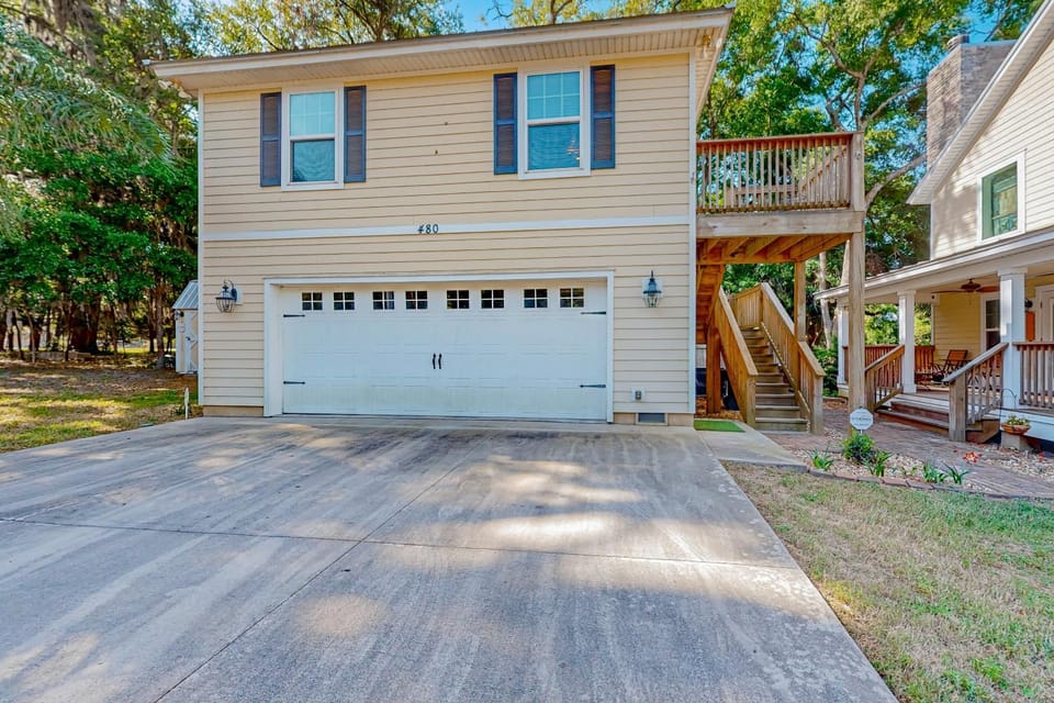 Property building, Day