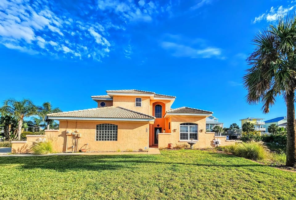 Property building, Day, Natural landscape