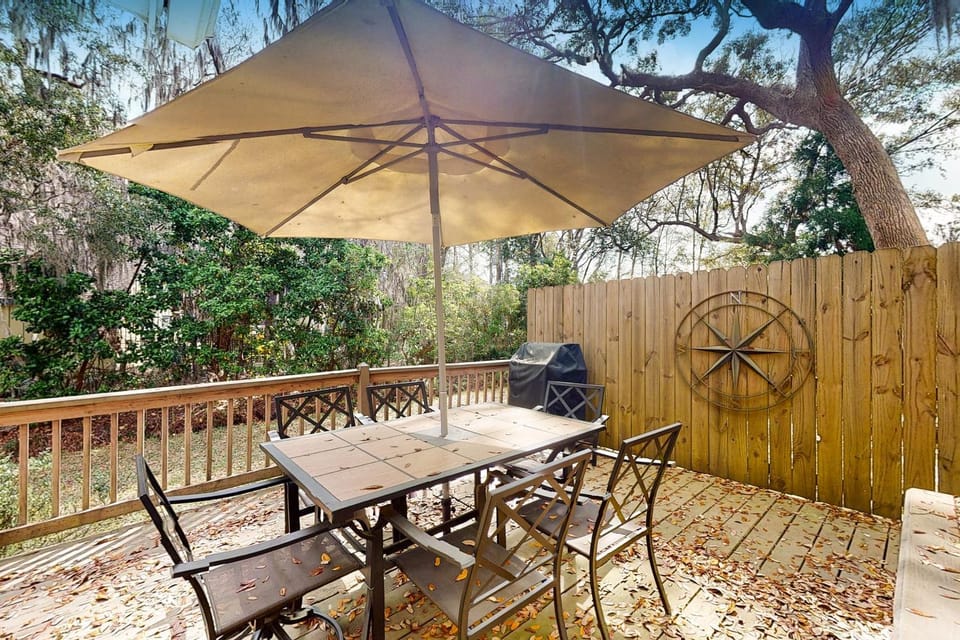 Patio, BBQ facilities, Seating area, Garden view