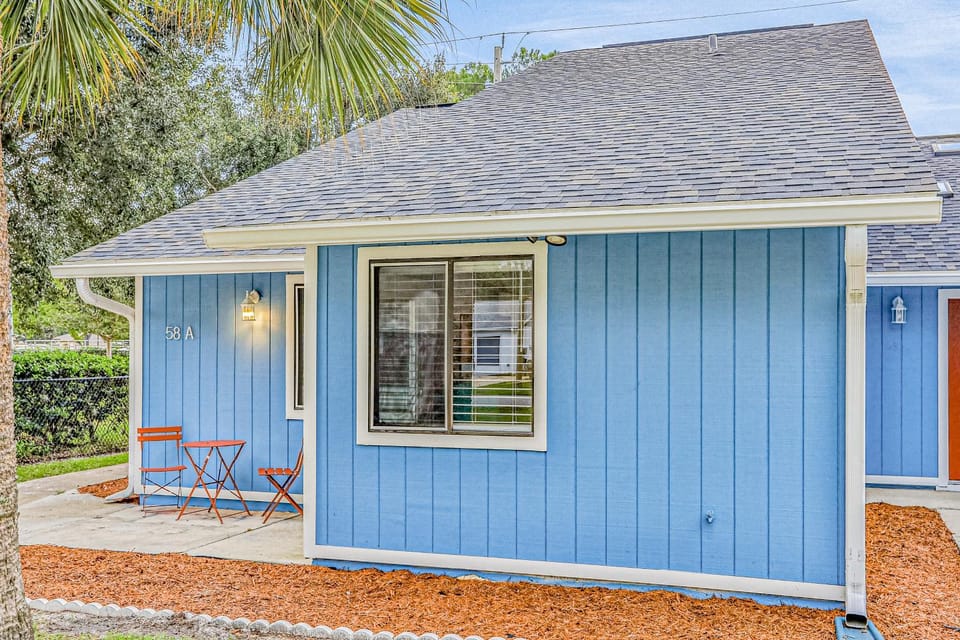 Property building, Patio, Day