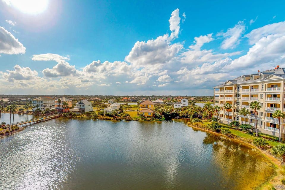Property building, Day, Bird's eye view, City view, Lake view