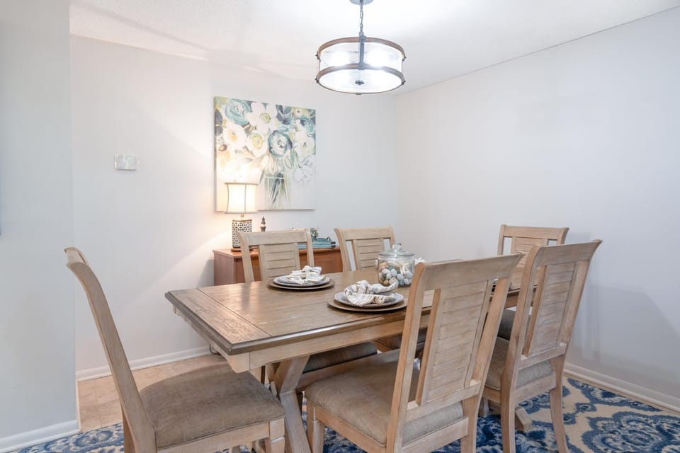 Seating area, Dining area