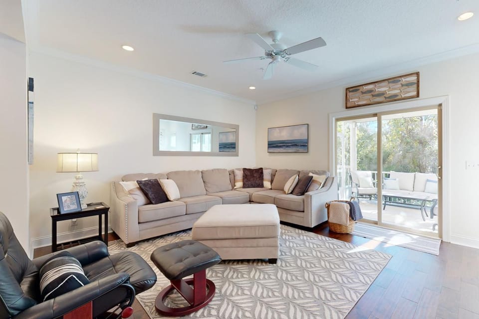 Living room, Seating area