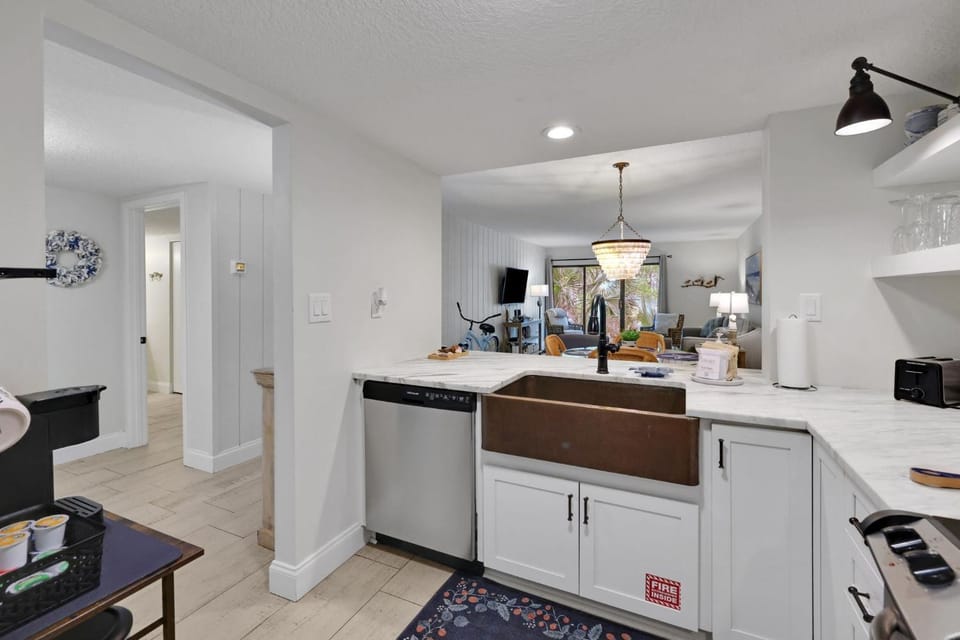 Kitchen or kitchenette, kitchen