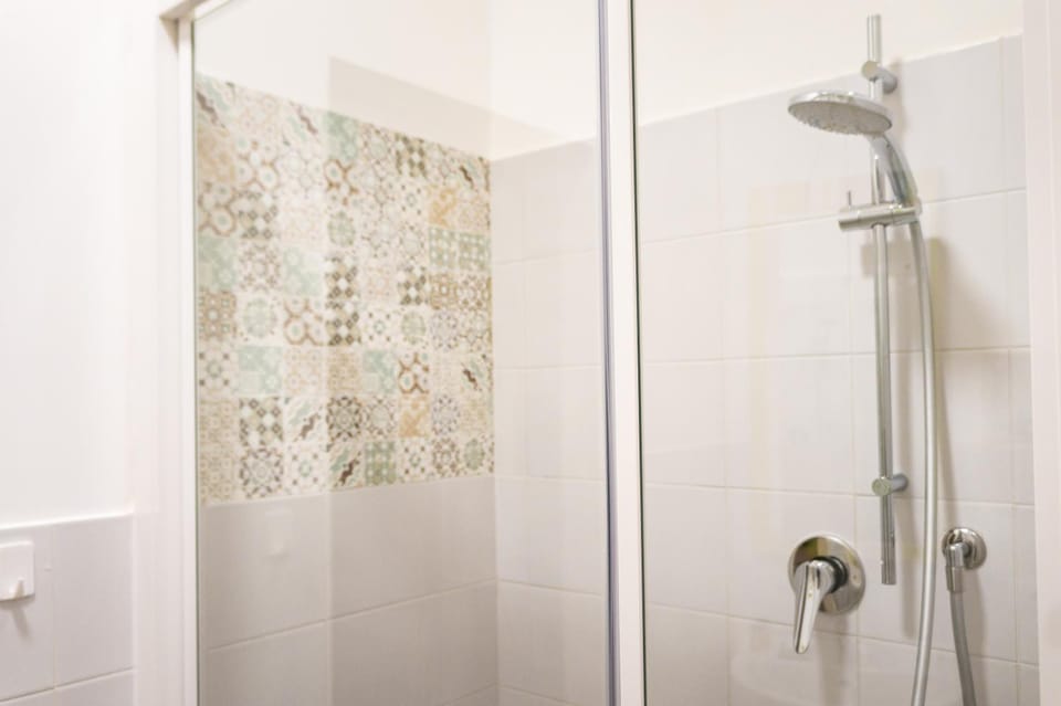Shower, Bathroom, Decorative detail