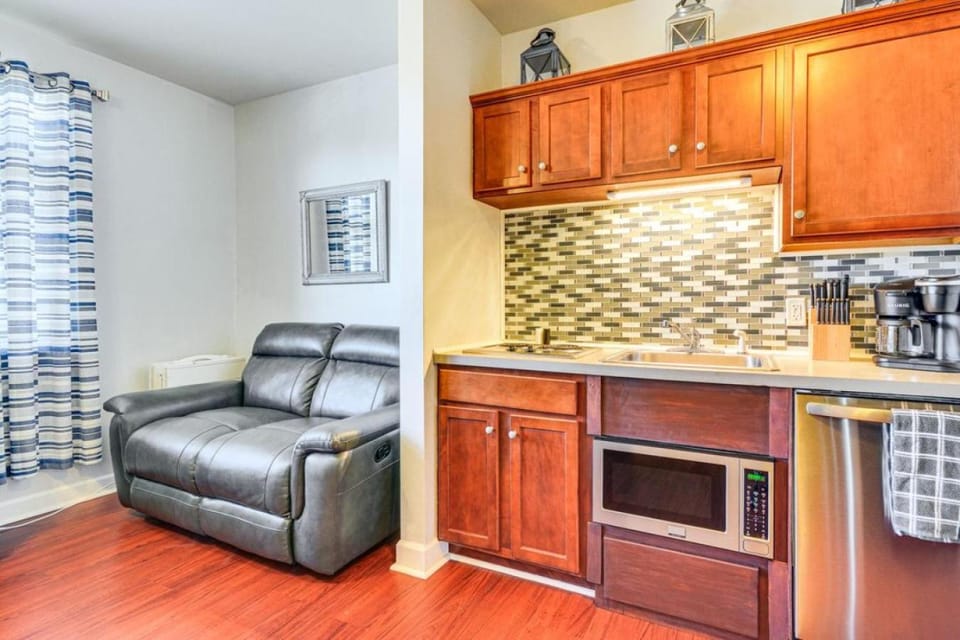 Kitchen or kitchenette, Living room