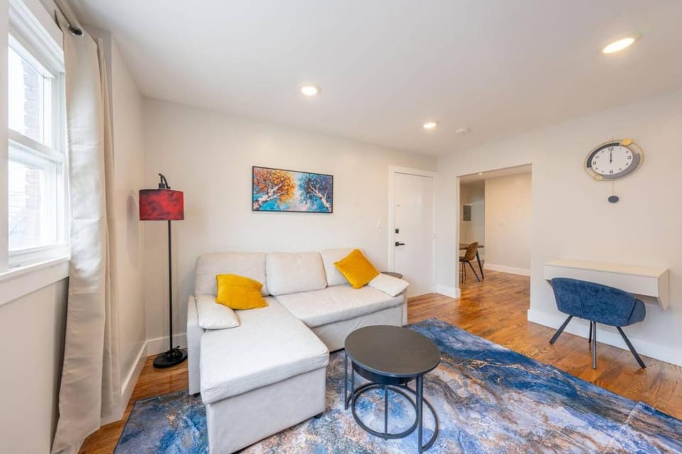 Updated 1BR Apartment with Easy Access to New York Apartment in Kearny