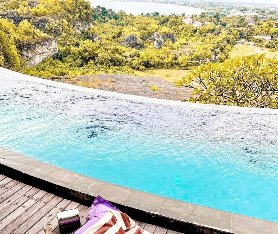 Dacolina House Jimbaran Villa in Bali