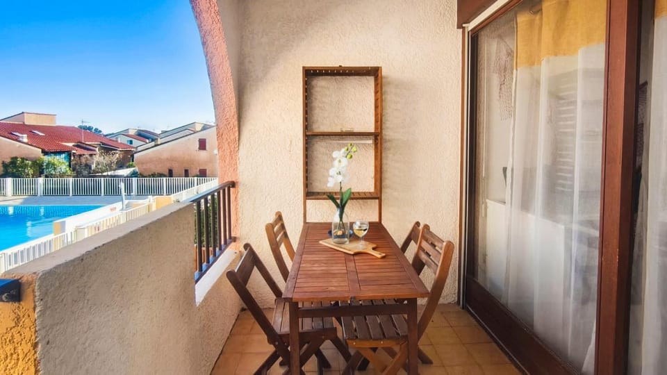Patio, View (from property/room), Balcony/Terrace, Dining area, Pool view, Swimming pool
