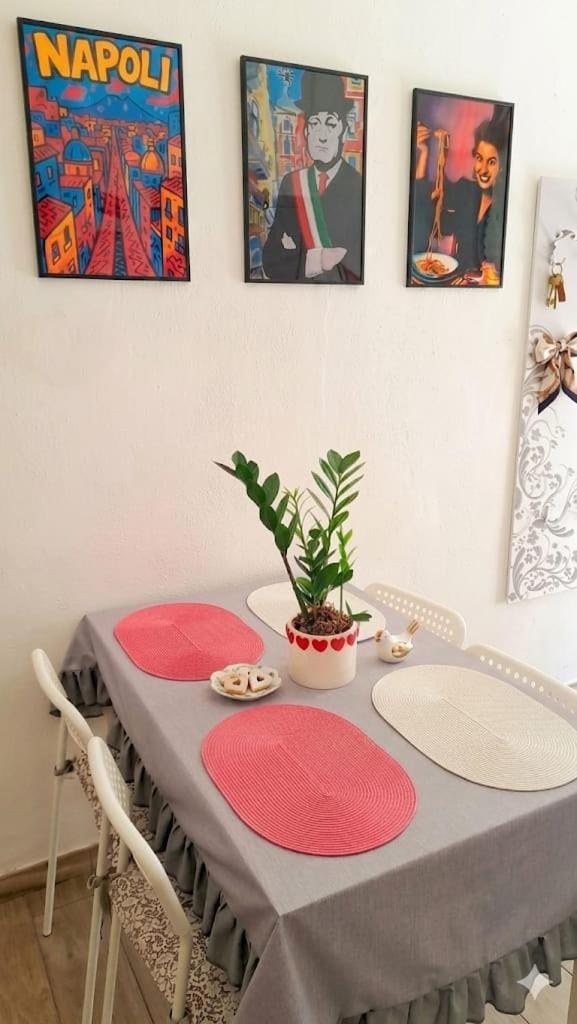 Decorative detail, Dining area