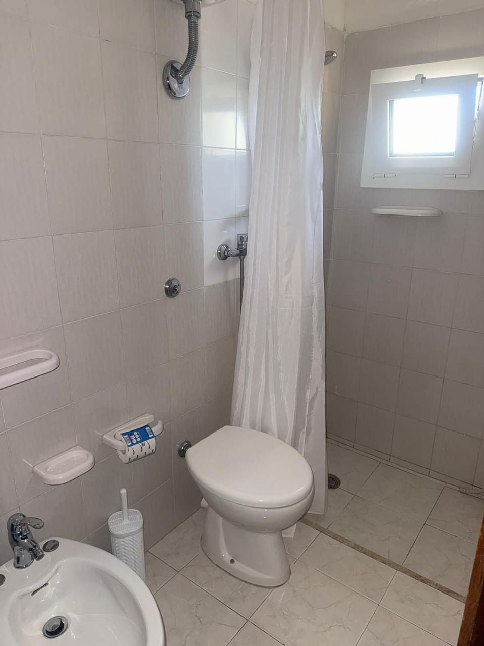 Shower, Toilet, bidet