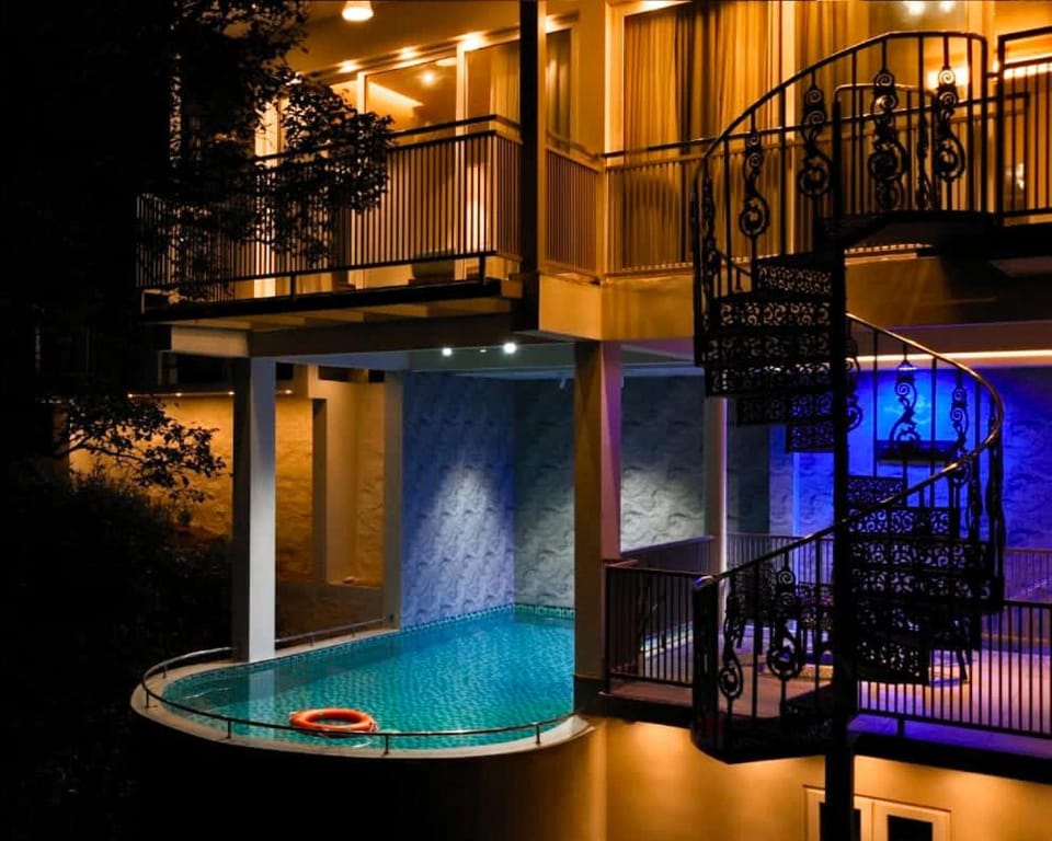 Pool view, Swimming pool