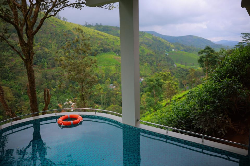 Mountain view, Pool view, Swimming pool