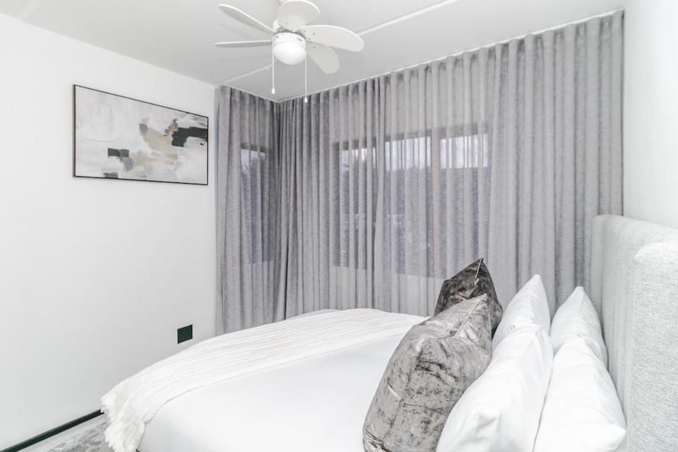 Charming 2BR Near Monte Casino, Fourways - Sandton Apartment in Sandton