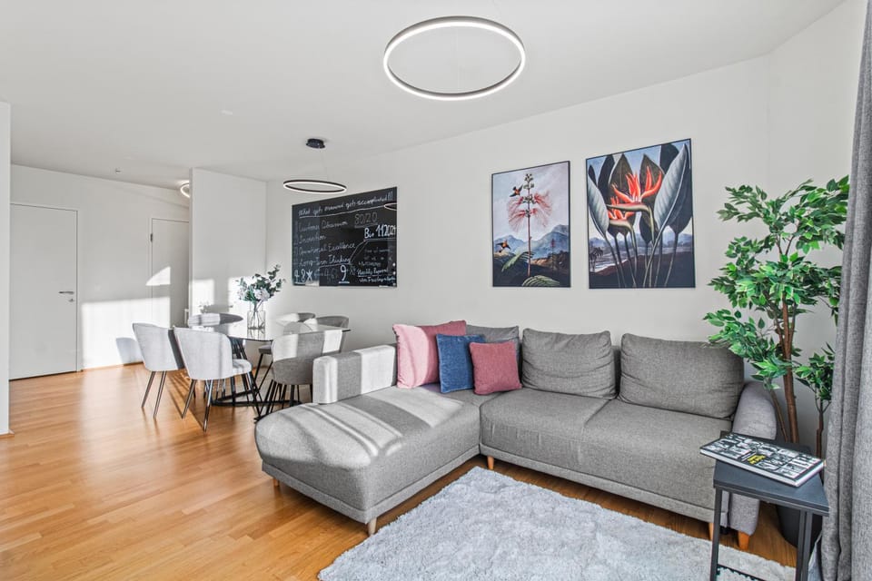Balcony - Right at Hauptbahnhof and Belvedere Apartment in Vienna