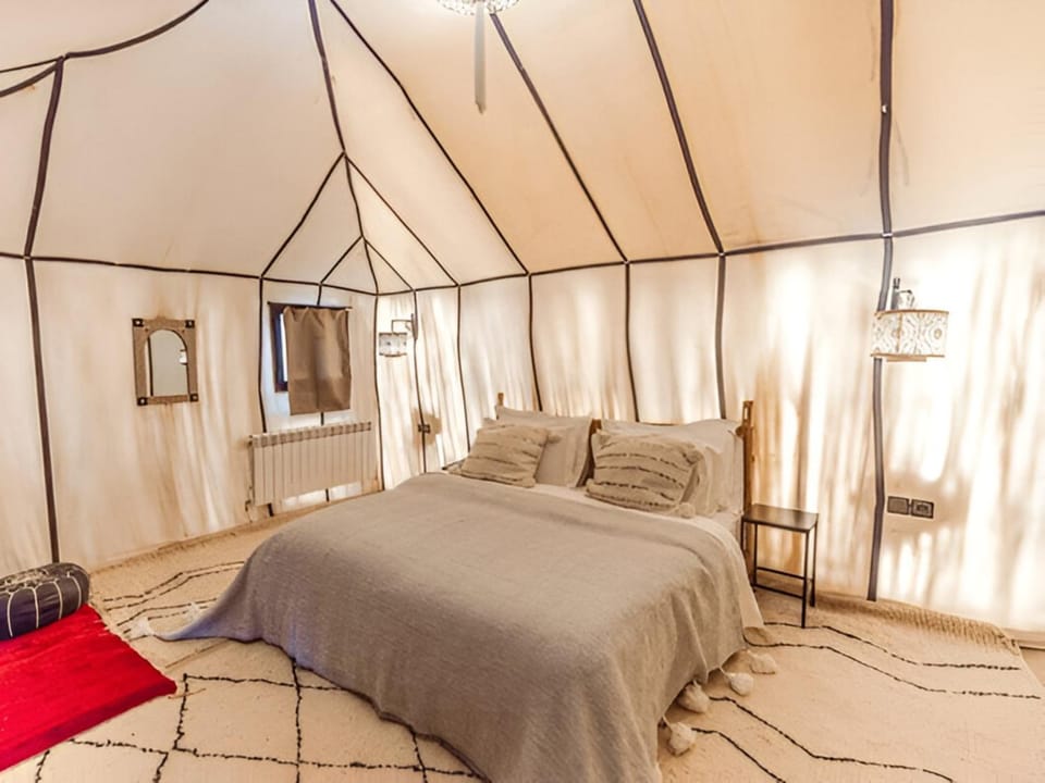Bed, Bedroom