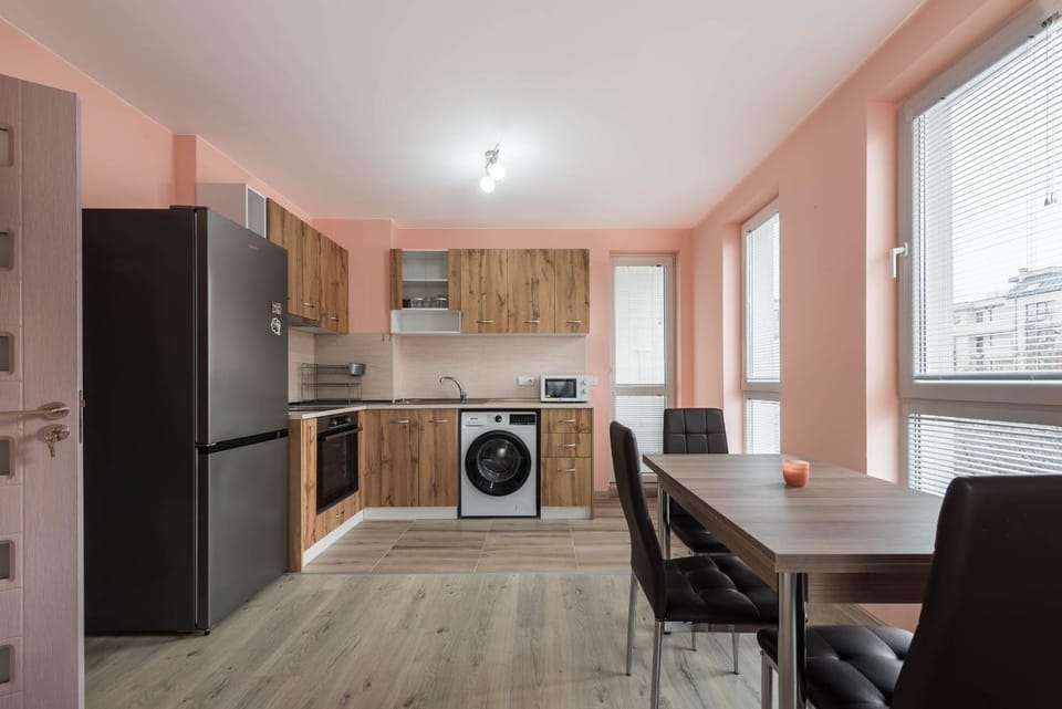 Kitchen or kitchenette, oven, stove, washing machine, kitchen