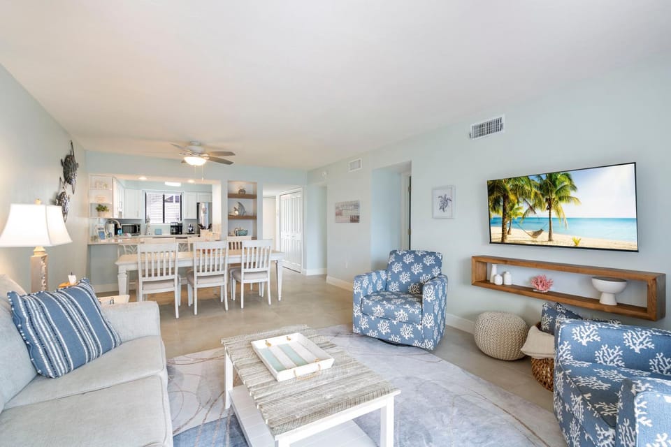 The Holiday House at Runaway Bay 159 by SeaBreeze Vacation Apartment in Bradenton Beach