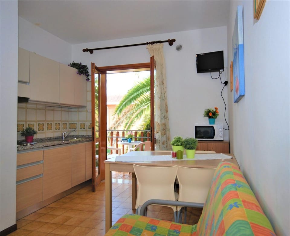 TV and multimedia, Kitchen or kitchenette, Dining area
