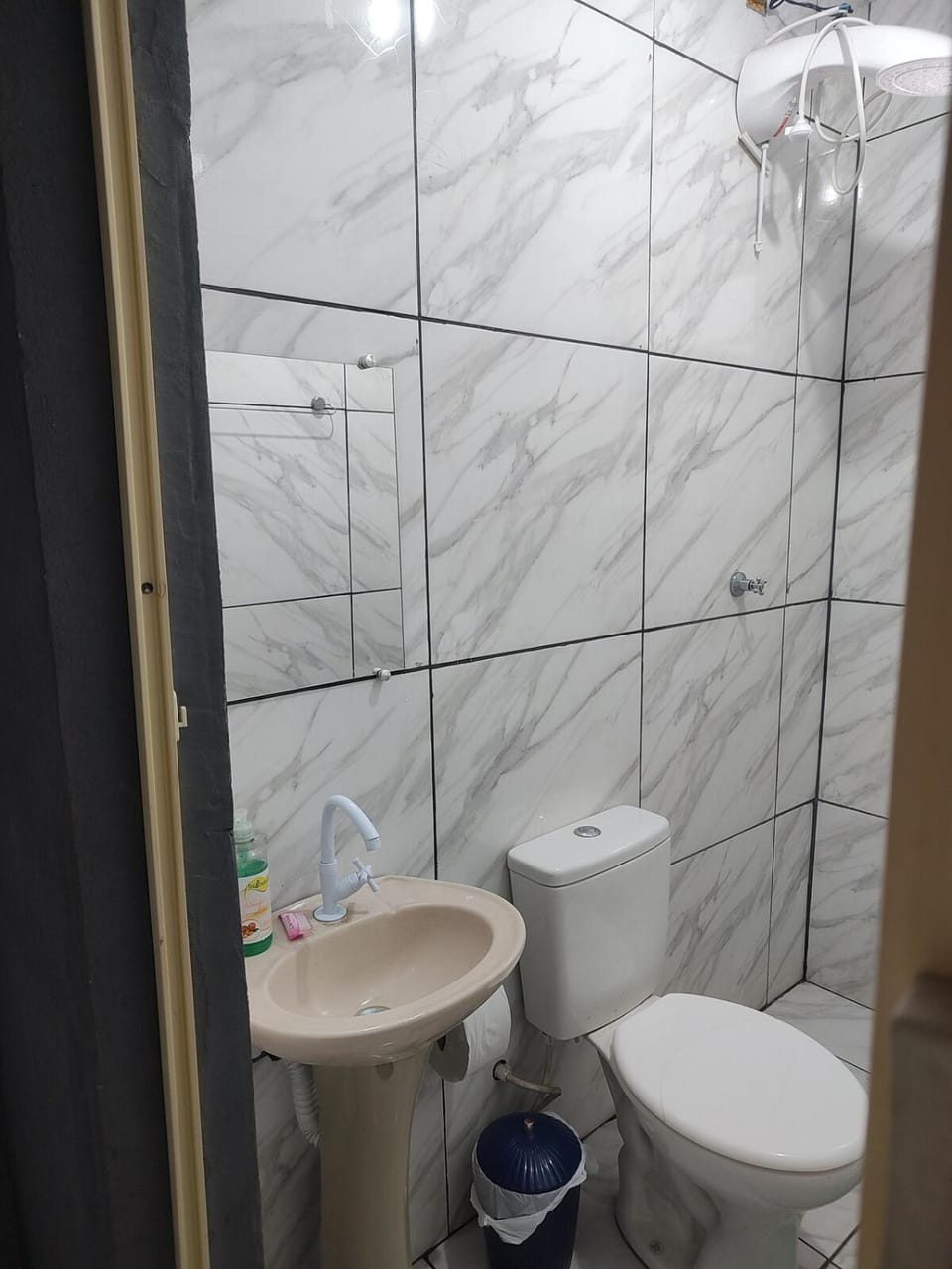 Casa confortavel com WIFI e garagem em Panorama SP House in State of São Paulo