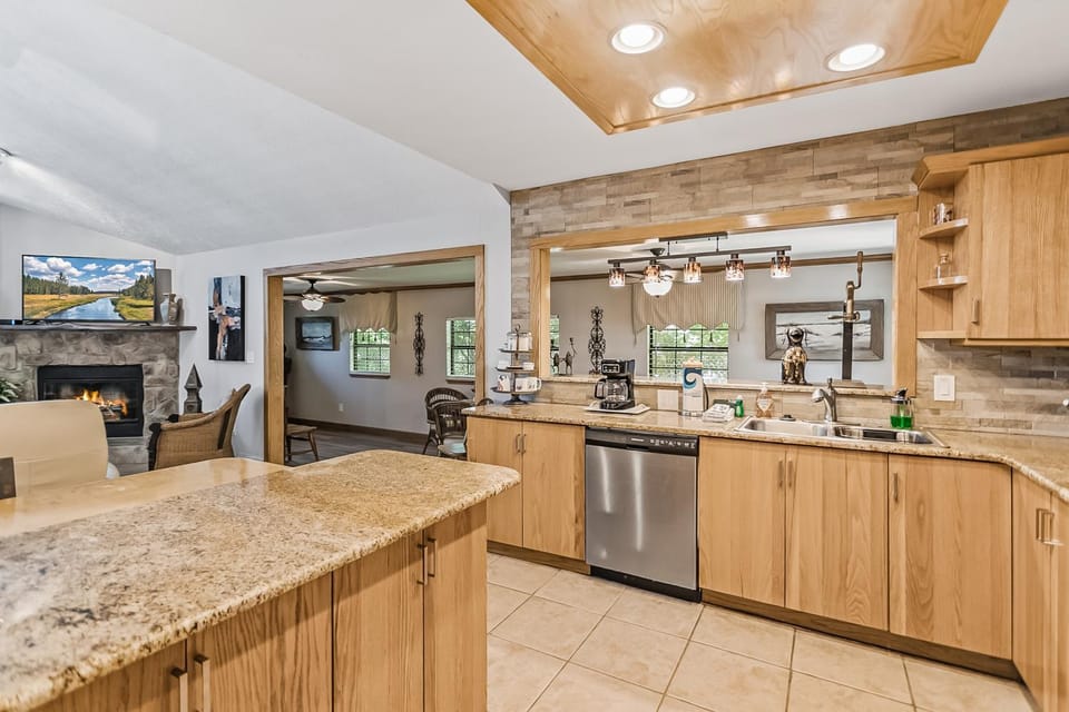 Kitchen or kitchenette, kitchen