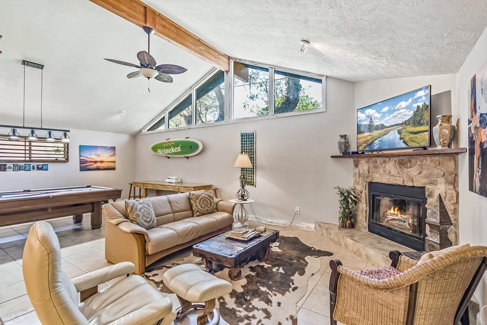 TV and multimedia, Living room, Seating area
