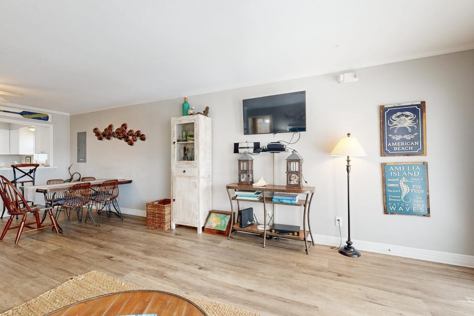 TV and multimedia, Living room, Dining area