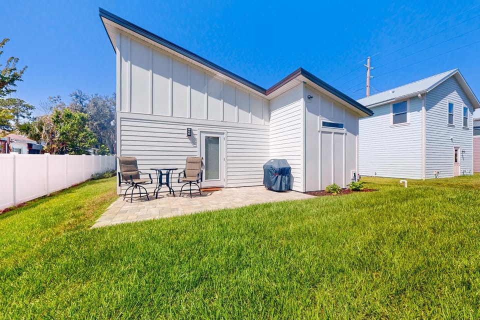 Property building, Day