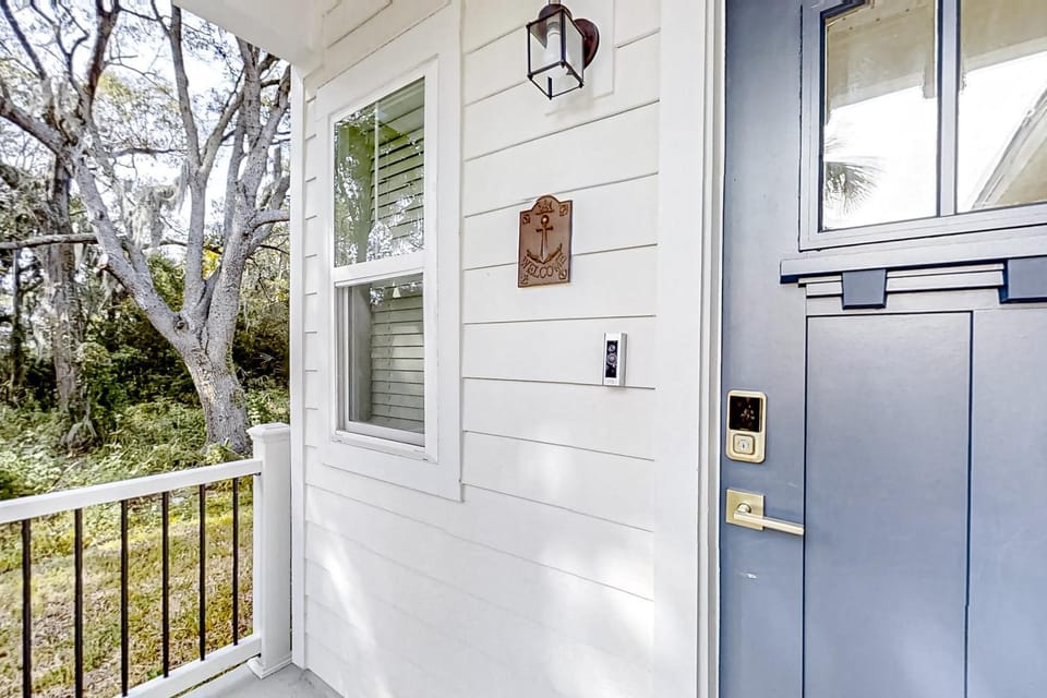 Facade/entrance, Day