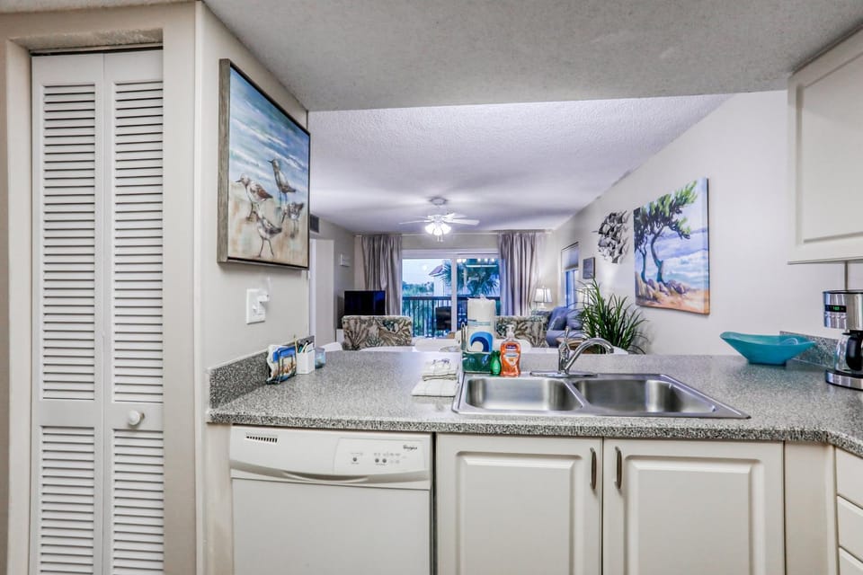 Kitchen or kitchenette, kitchen