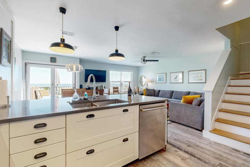 TV and multimedia, Kitchen or kitchenette, kitchen