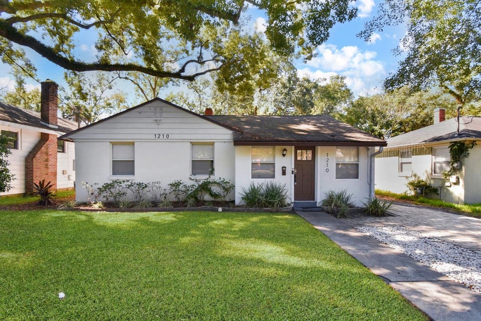 Property building, Day