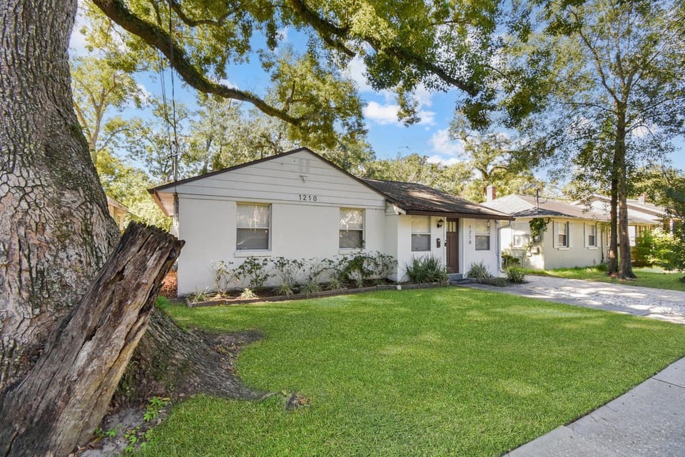 Property building, Day