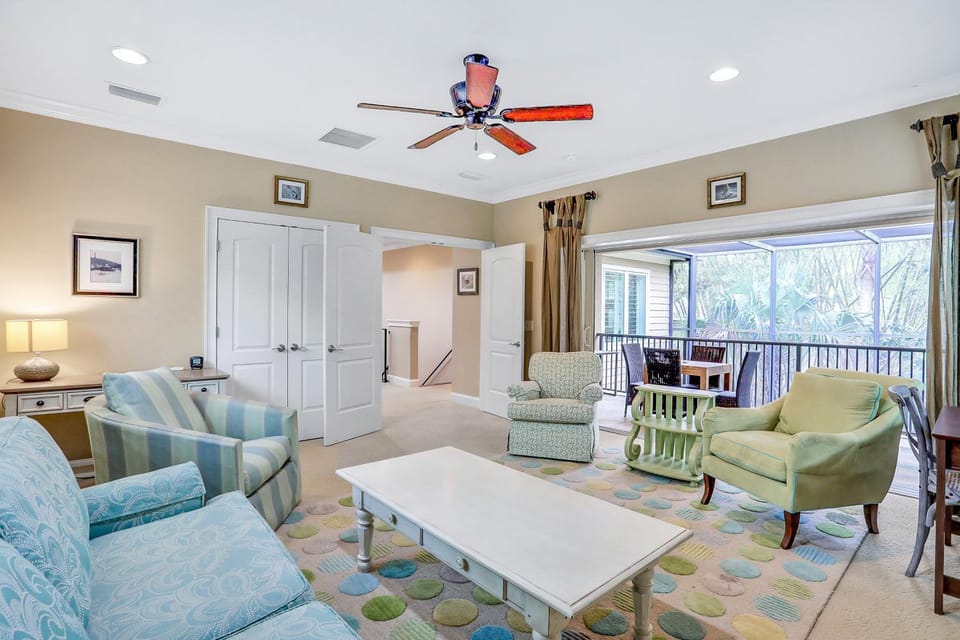 Living room, Seating area