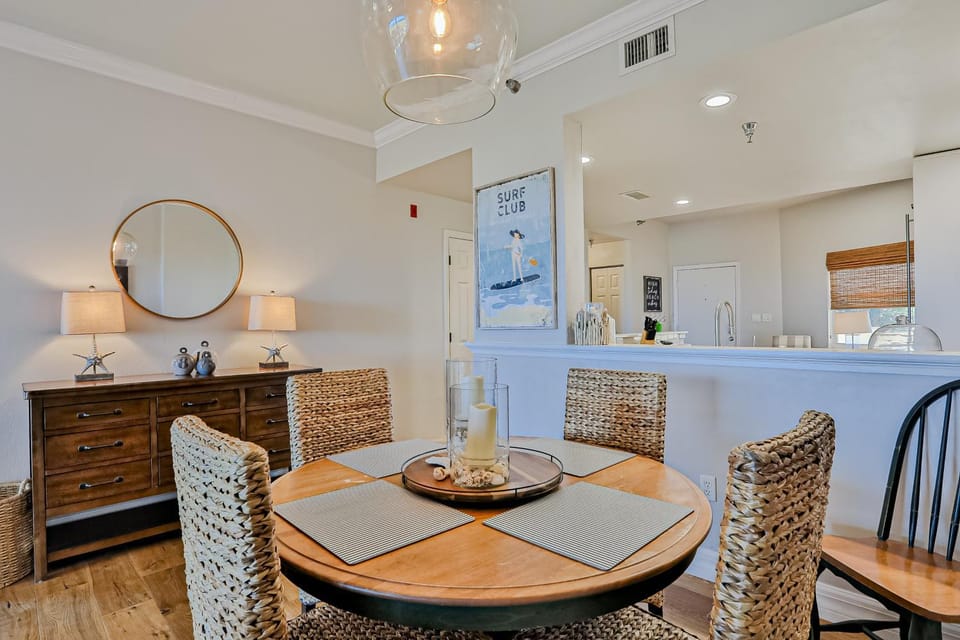 Seating area, Dining area