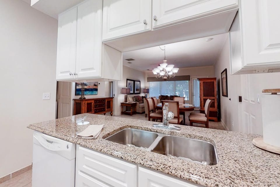 Kitchen or kitchenette, kitchen
