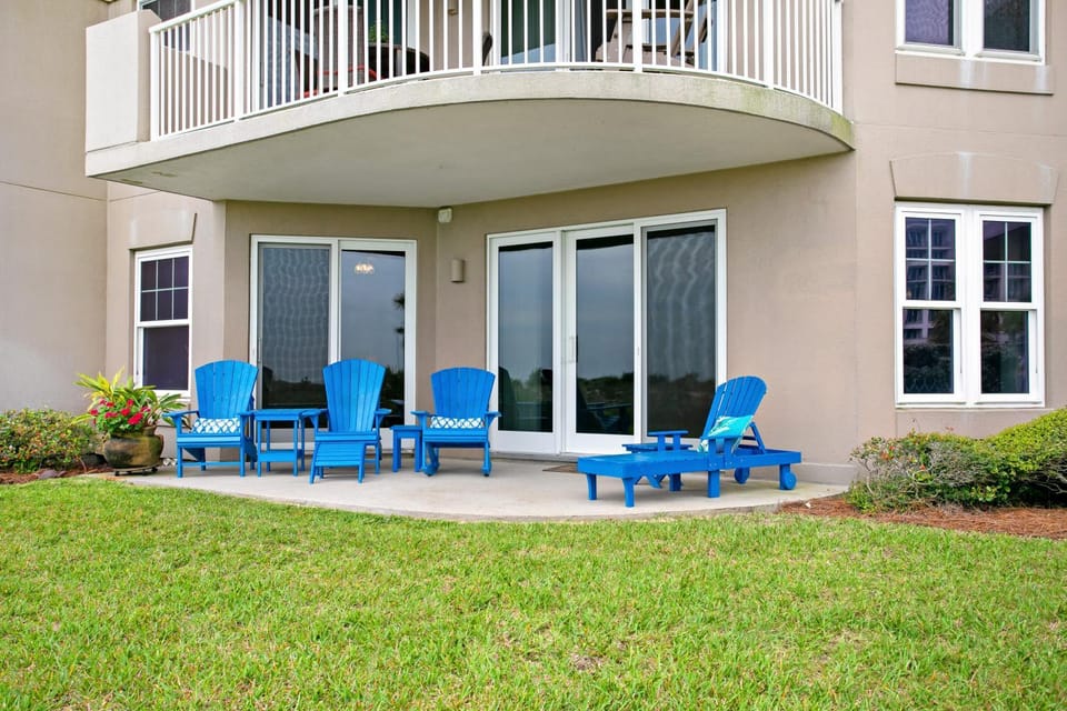Property building, Facade/entrance, Garden, Seating area
