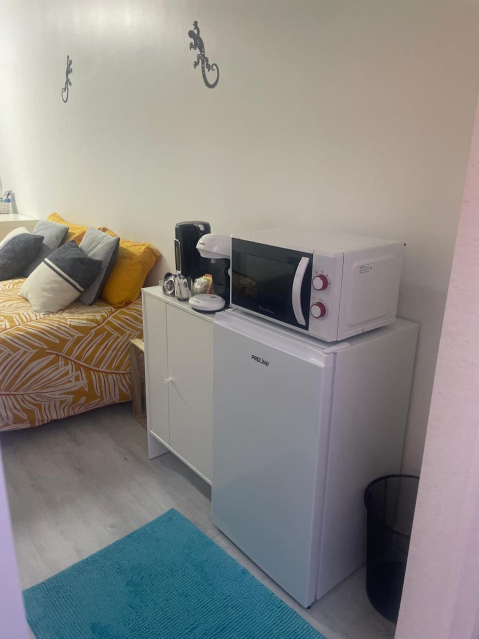 Coffee/tea facilities, Internal: Not applicable to any particular room