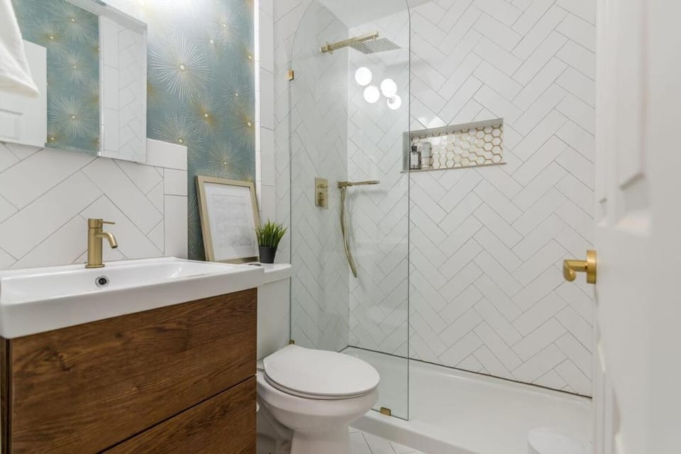 Shower, Toilet, Bathroom, Bath, towels