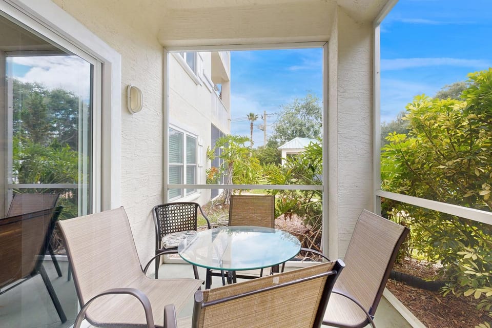 Patio, Balcony/Terrace, Seating area