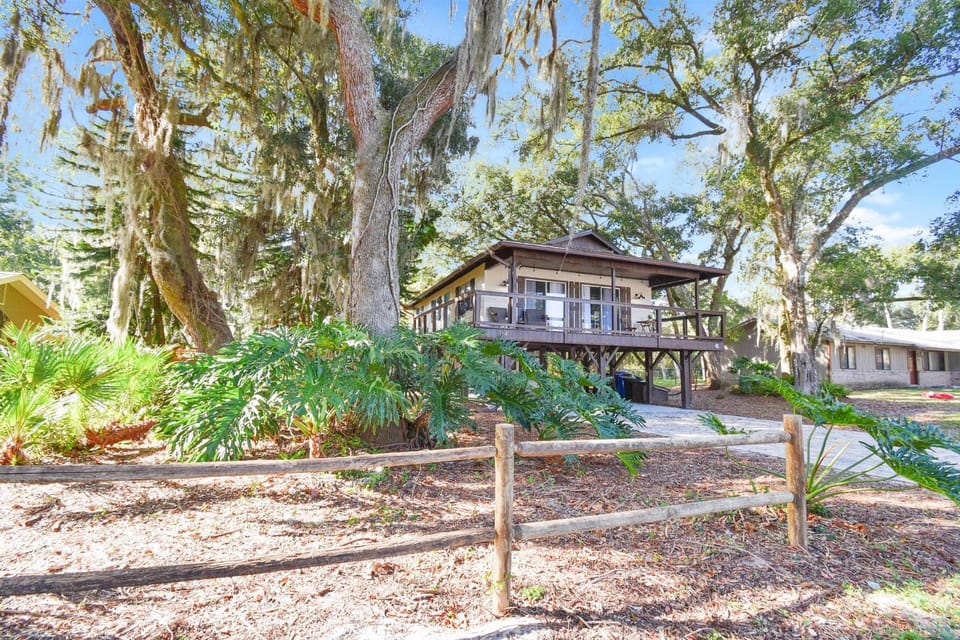 Property building, Spring, Garden