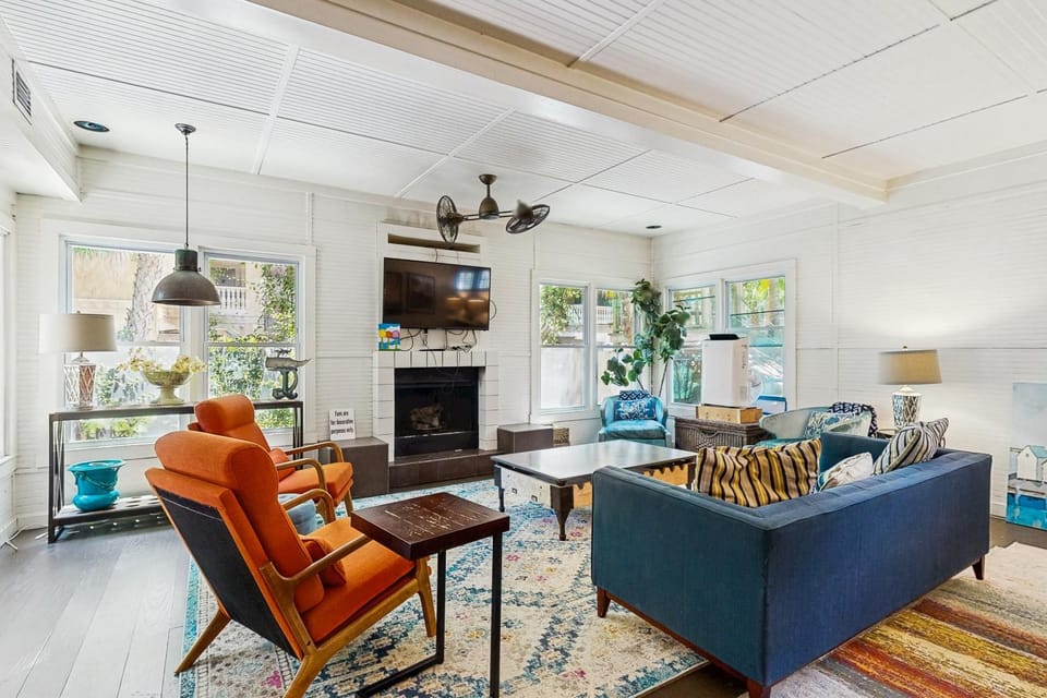 TV and multimedia, Living room, Seating area