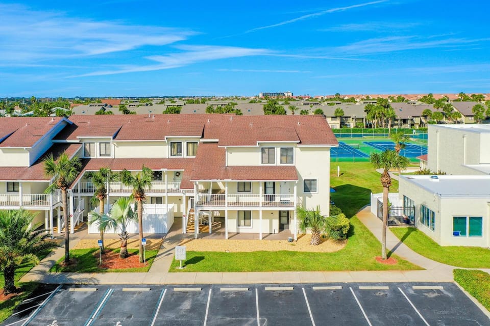 Property building, Day, Bird's eye view, Location